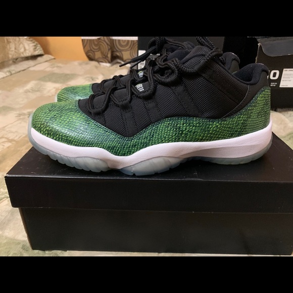 Jordan 11 low snakeskin - Picture 4 of 5